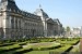 ...prechádzať sa po záhradách paláca Versailles...